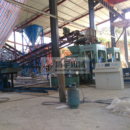 一天十万免烧砖机是建筑垃圾变废为砖设备努力发展市场